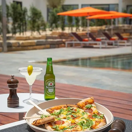 Regency Salgados & מלון