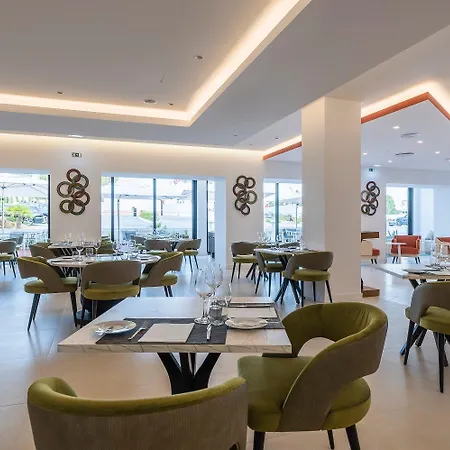 Regency Salgados & מלון