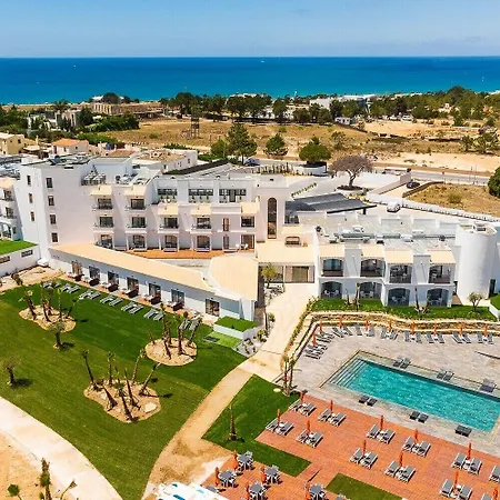 Regency Salgados & 호텔 4*