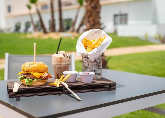 Regency Salgados & Hotel 4*