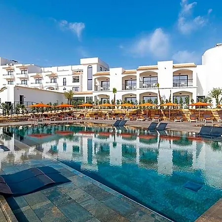 Отель Regency Salgados &