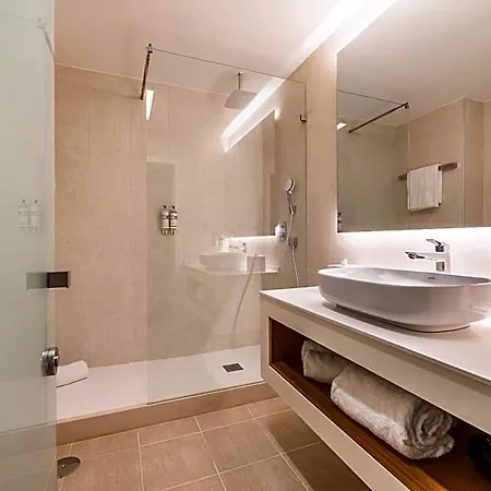 Отель Regency Salgados &
