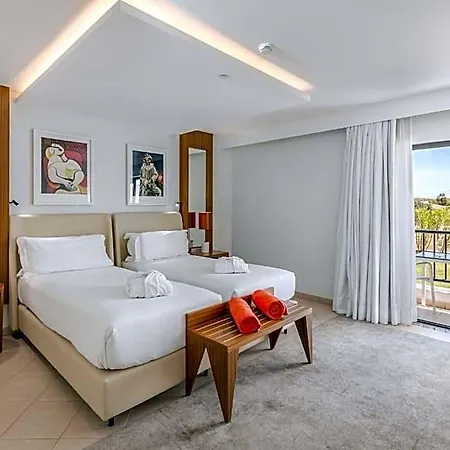 Отель Regency Salgados &
