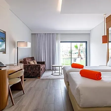 فندق Regency Salgados & 4*