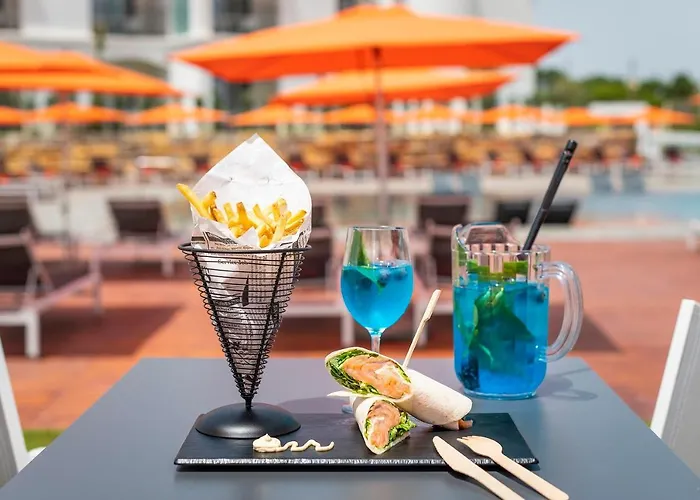 Отель Regency Salgados & 4*