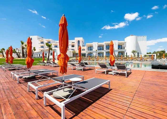 Отель Regency Salgados &